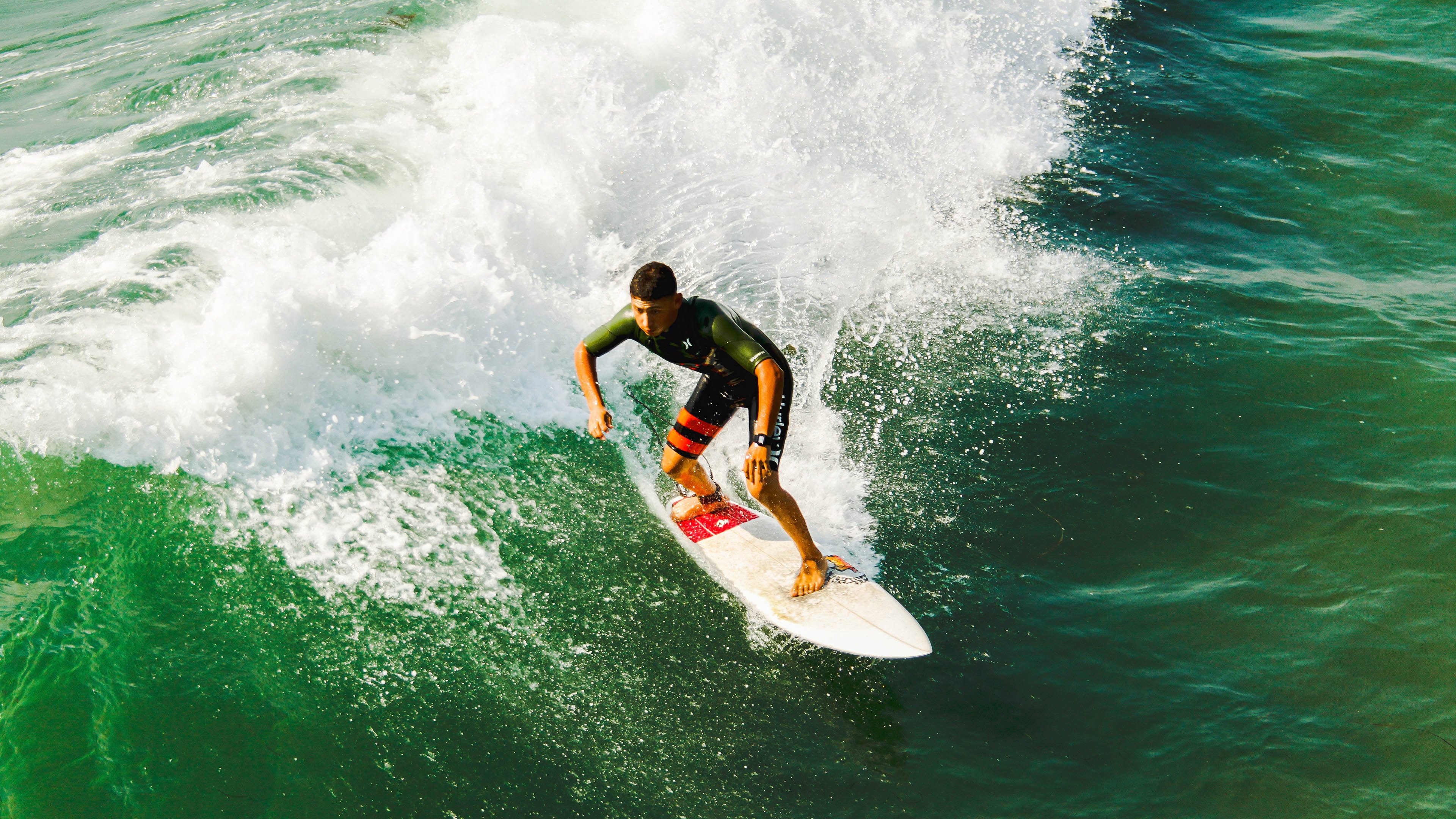 绝杀世界波，武磊让安联球场陷入沉寂，拜仁慕尼黑遭逆转绝杀，武磊绝杀世界波！拜仁慕尼黑主场遭逆转